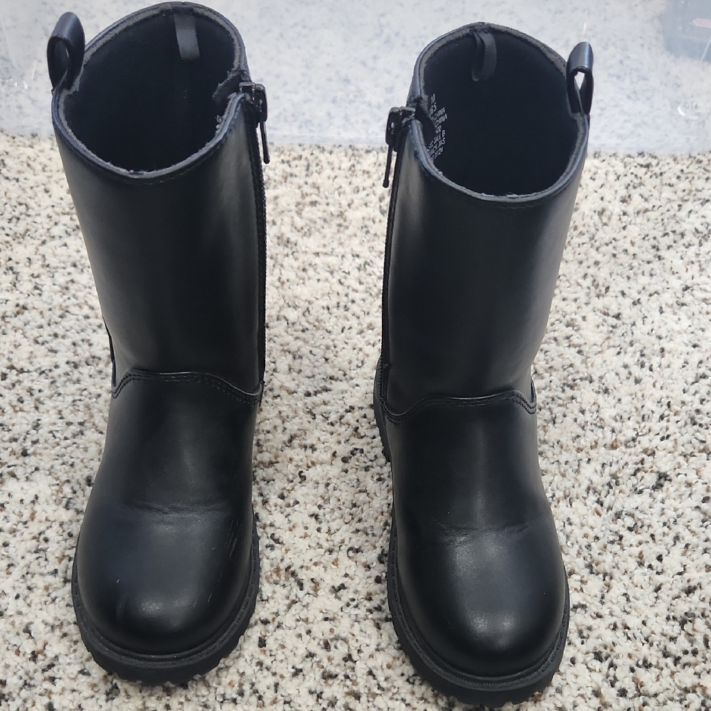 Sleek Black Boots with Side Zipper
